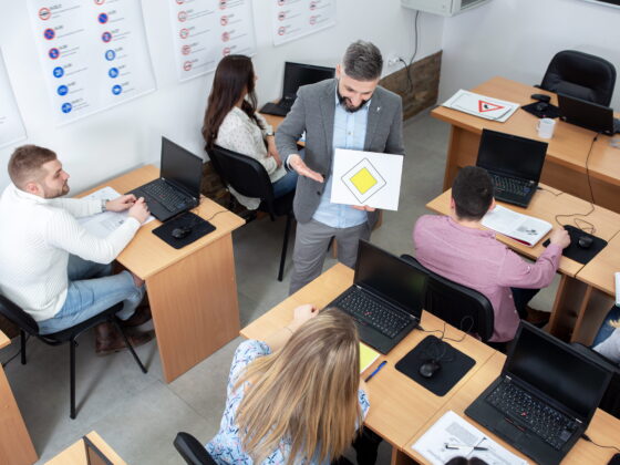 Cuántas-preguntas-tiene-el-examen-teórico-de-conducir